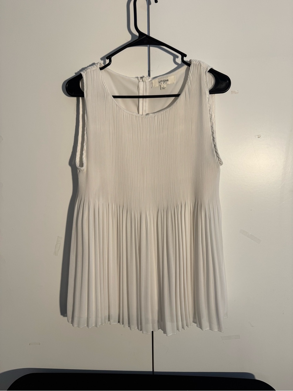 Umgee Classic Romantic Dressy Chiffon like Cream Pleated Sleeveless Tunic L